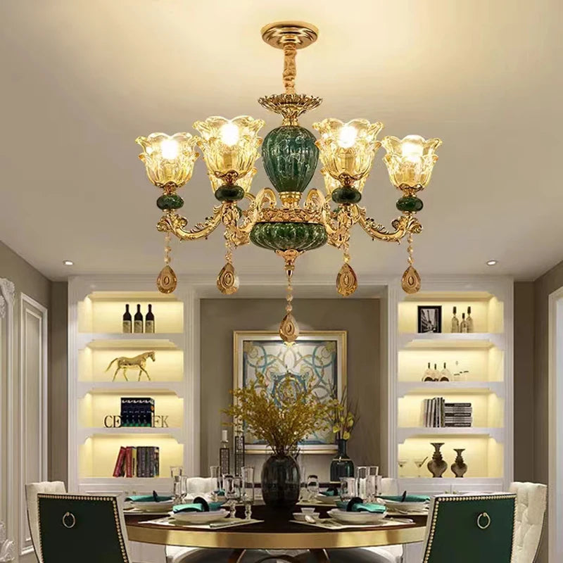 lustre en cristal léger pour décoration élégante et raffinée - vue 5 sur 15