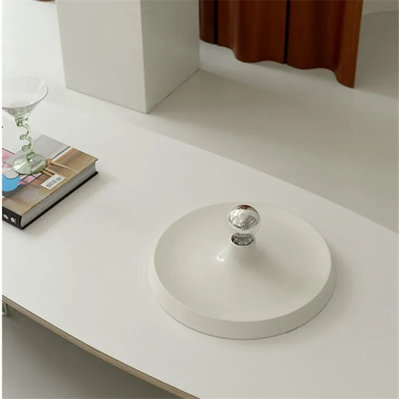 Minimalist designer wall light for modern décor - vue 3 sur 7