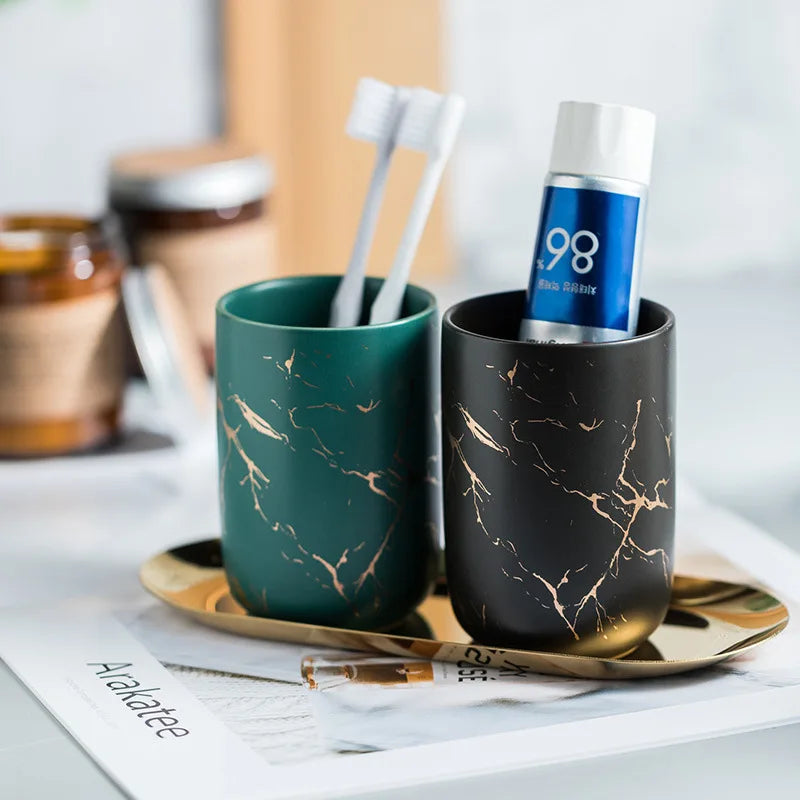 tasse de bain de bouche en marbre doré pour couple et accessoires - vue 5 sur 12