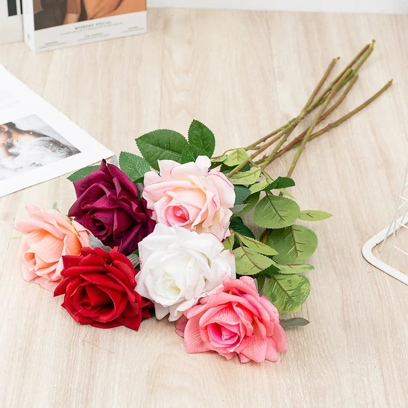 Realistic artificial rose branch for decoration and photography - vue 4 sur 11