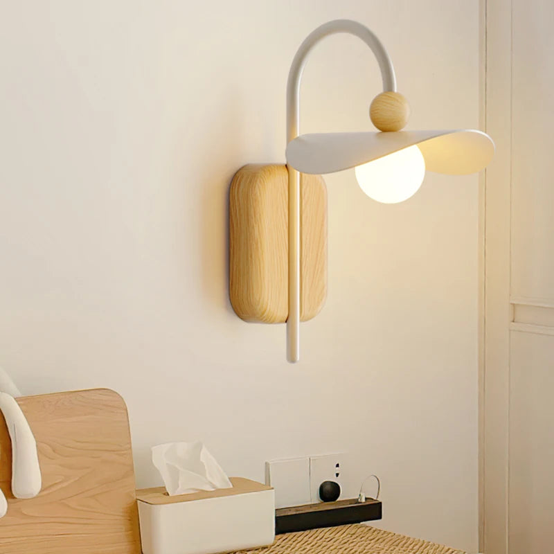 applique murale nordique en bois avec luminaire led pour intérieur - vue 3 sur 7