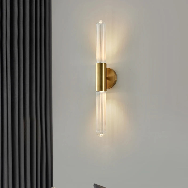 applique murale led minimaliste en métal et verre transparent - vue 3 sur 8