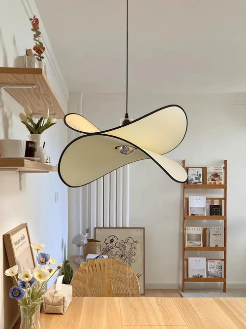 lustre décoratif minimaliste pour intérieur moderne et élégant