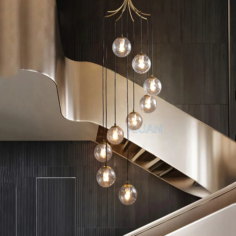 lustre nordique avec lampes de boule en verre laiteux suspendues - vue 4 sur 13