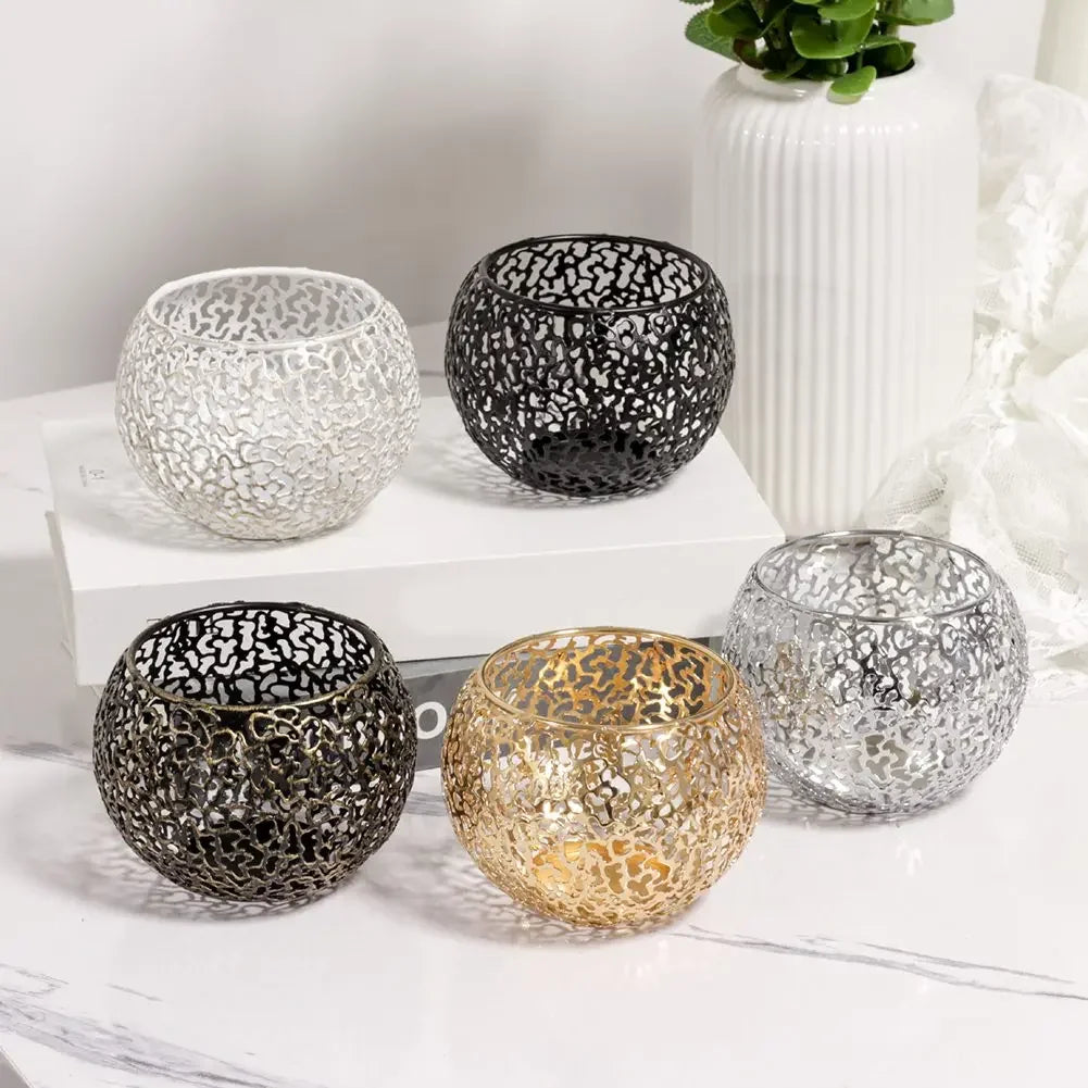 bougeoirs en métal doré au design complexe pour décoration élégante - vue 6 sur 11