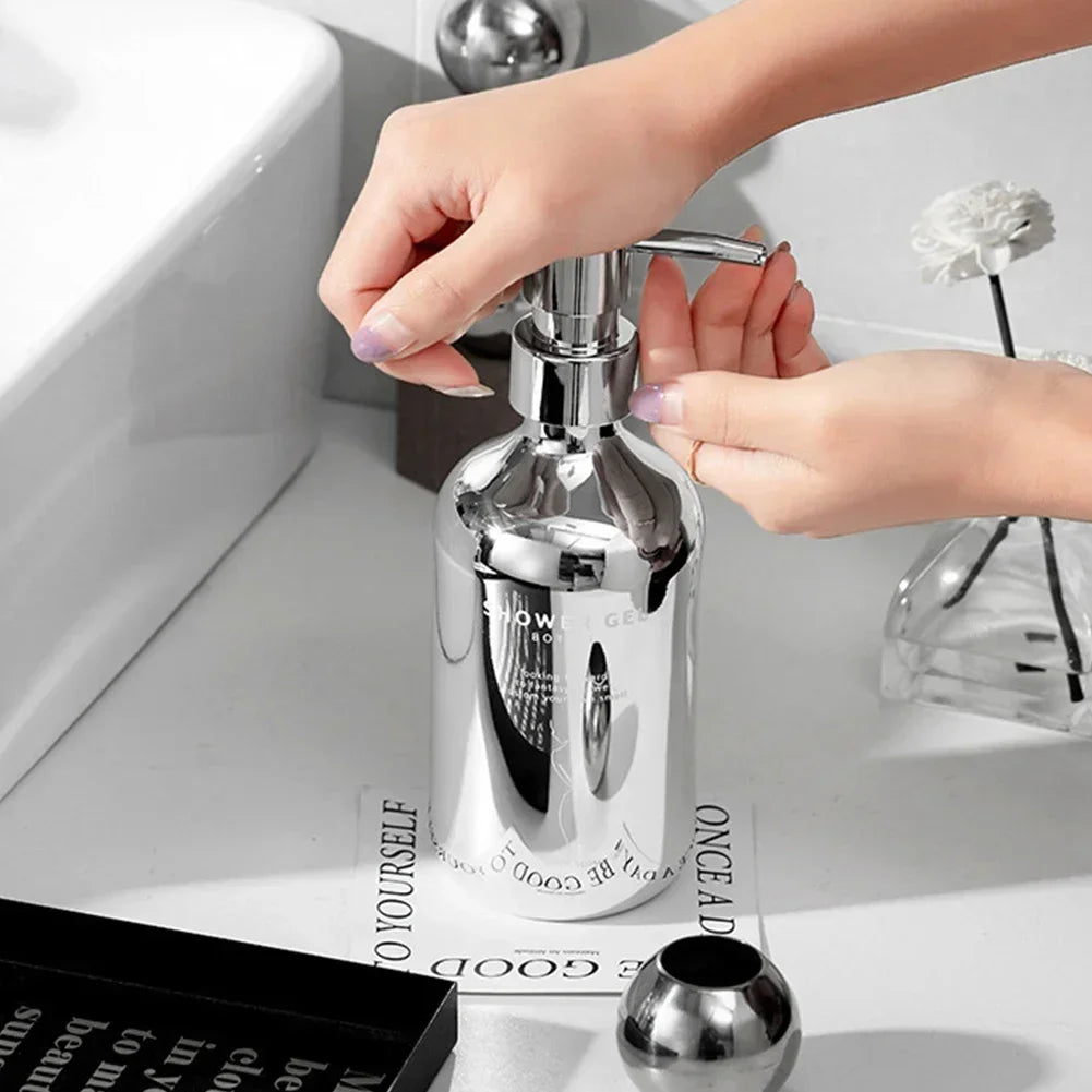 distributeur de savon moussant plaqué argent portable luxe - vue 4 sur 9