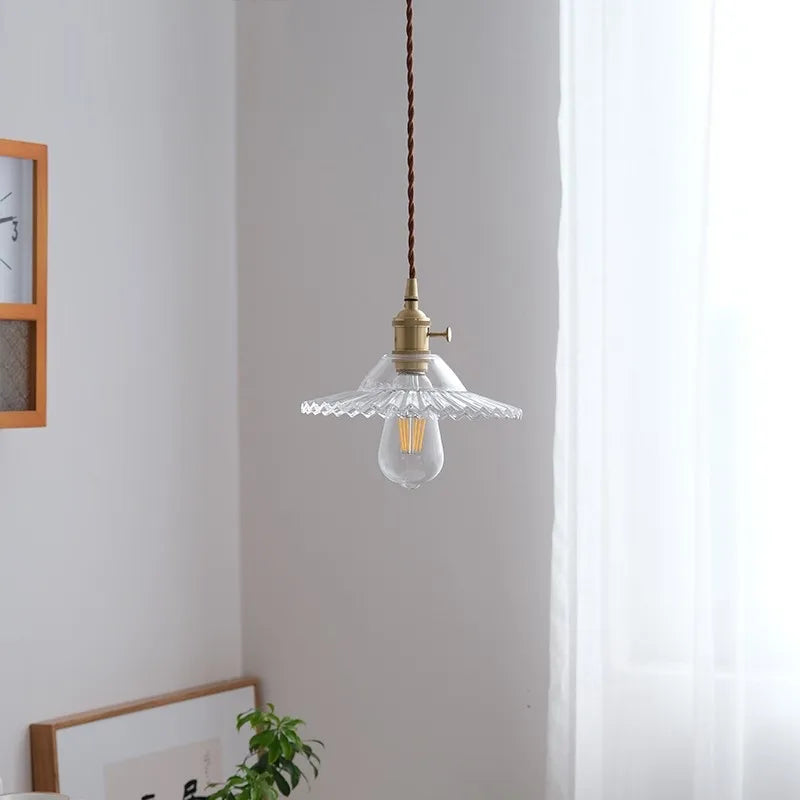 suspension vintage nordique en verre et laiton - vue 5 sur 10