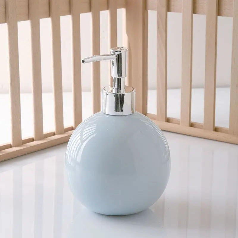 bouteille de gel douche et savon pour les mains accessoires de salle de bain - vue 26 sur 31