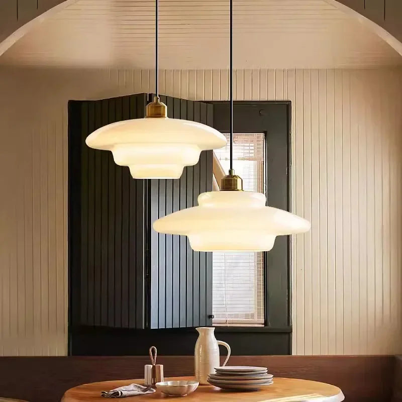 suspension décorative en verre de lait style nordique moderne - vue 3 sur 9