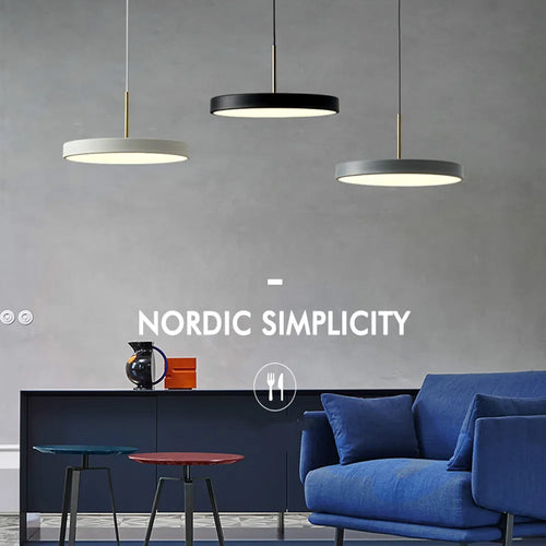Minimalist metal pendant light from northern Europe - vue 3 sur 10