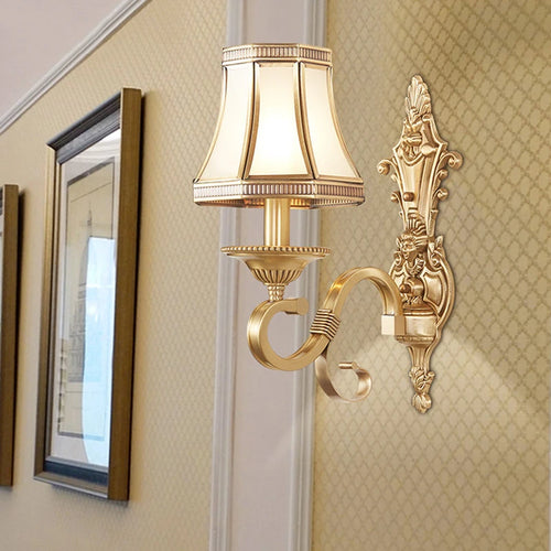 Minimalist copper wall light with elegant Nordic design - vue 3 sur 7