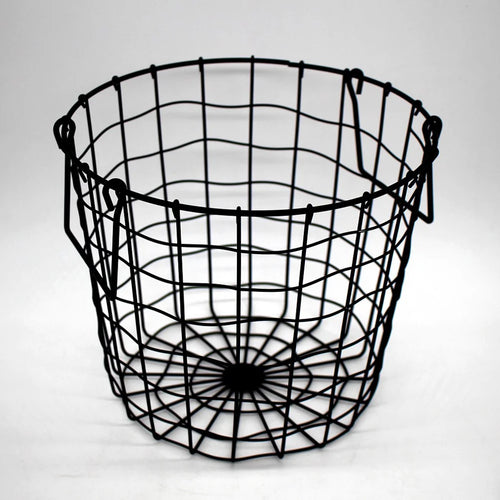 panier en maille de fer tissée pour rangement moderne