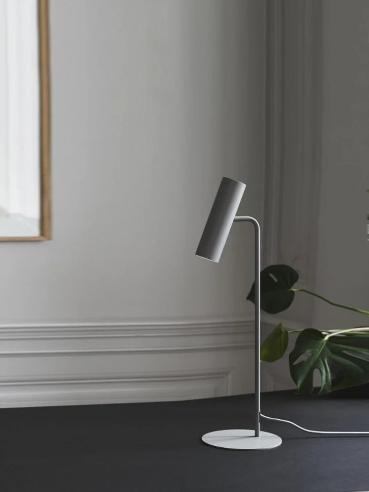 Minimalist design desk lamp for interior decoration - vue 3 sur 12