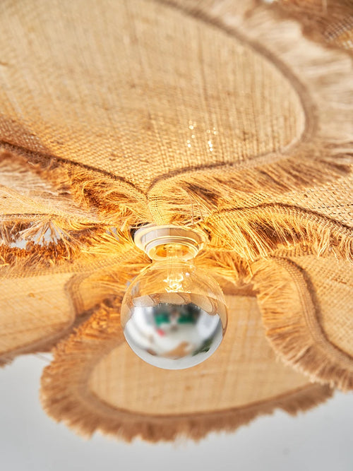 Minimalist woven grass floral chandelier for indoor use - vue 4 sur 9