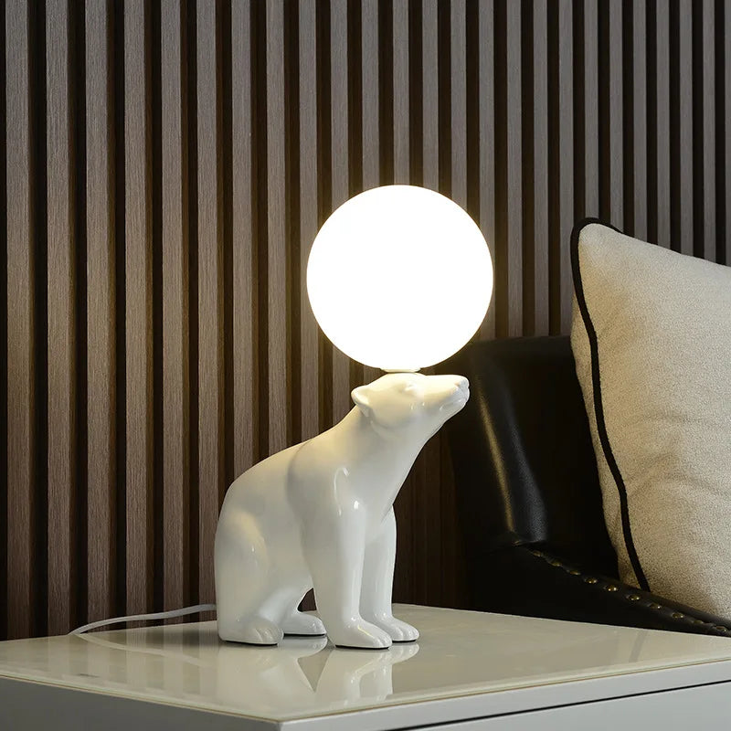Nordic Design Resin Bear Table Lamp Led Desk Light with Glass Ball for Bedroom - vue 4 sur 8