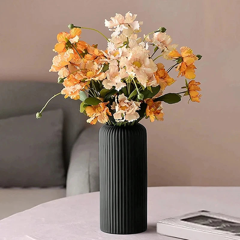 vase en plastique rayé pour arrangement floral décoratif - vue 2 sur 8