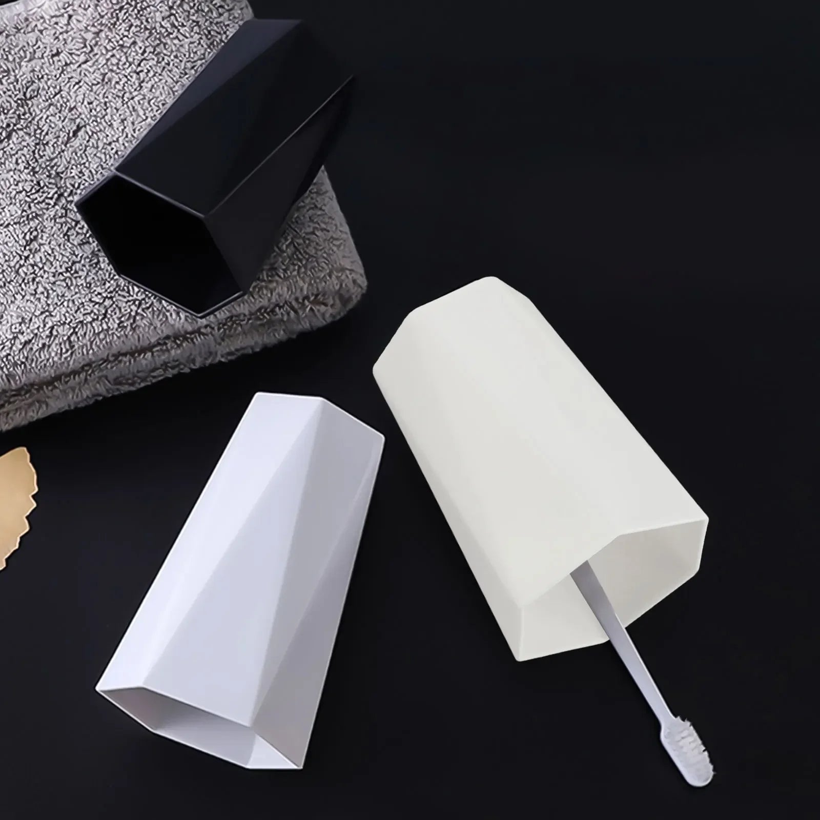 gobelet pour bain de bouche et brosse à dents en plastique solide - vue 7 sur 9