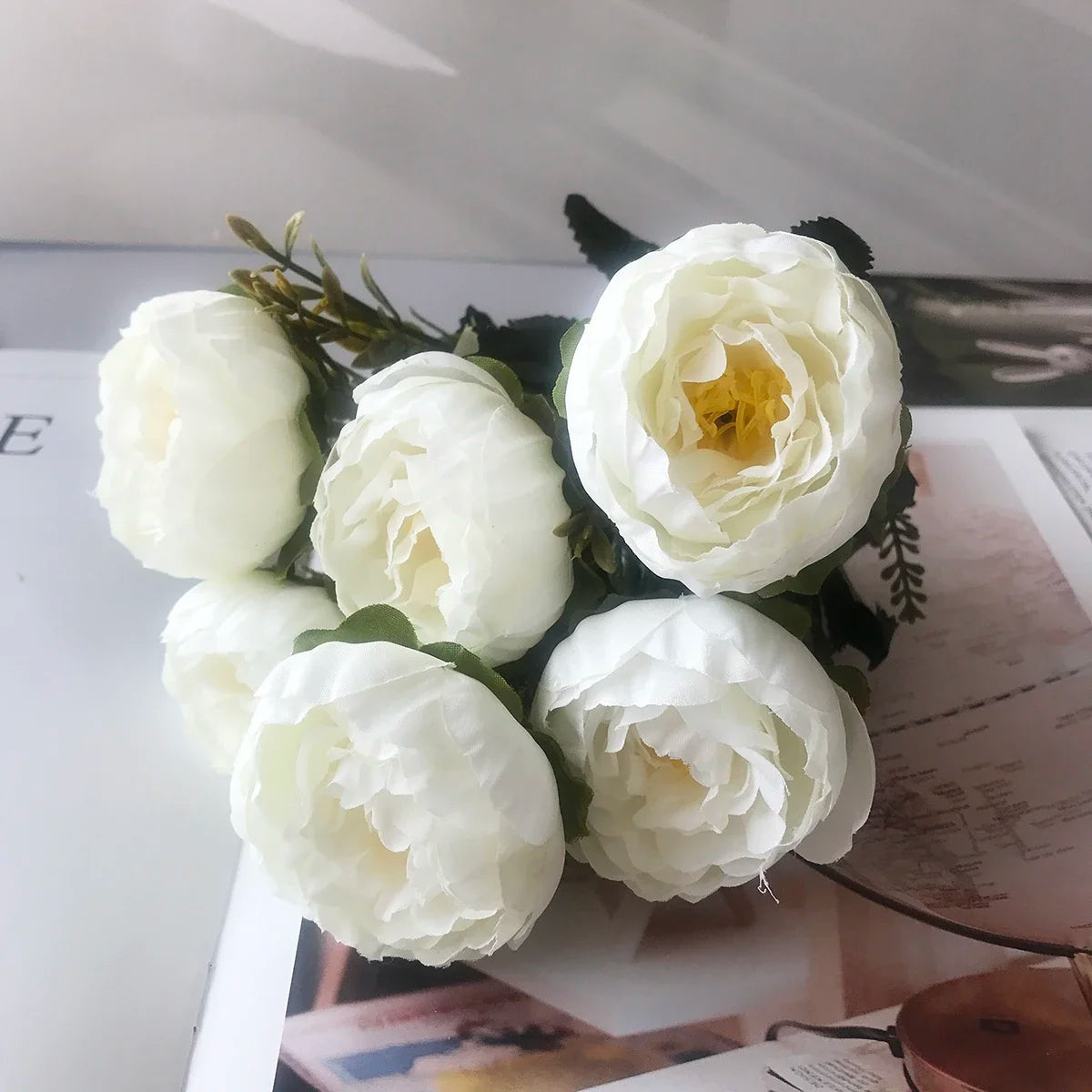 petit bouquet de fleurs artificielles pour décoration printanière et mariage - vue 5 sur 37