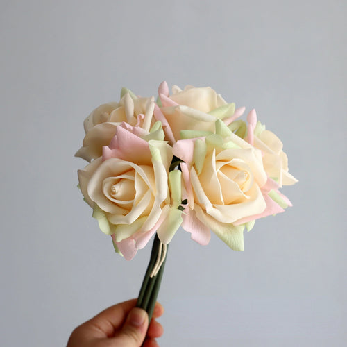 bouquet de roses artificielles à bords bouclés pour mariage et décoration