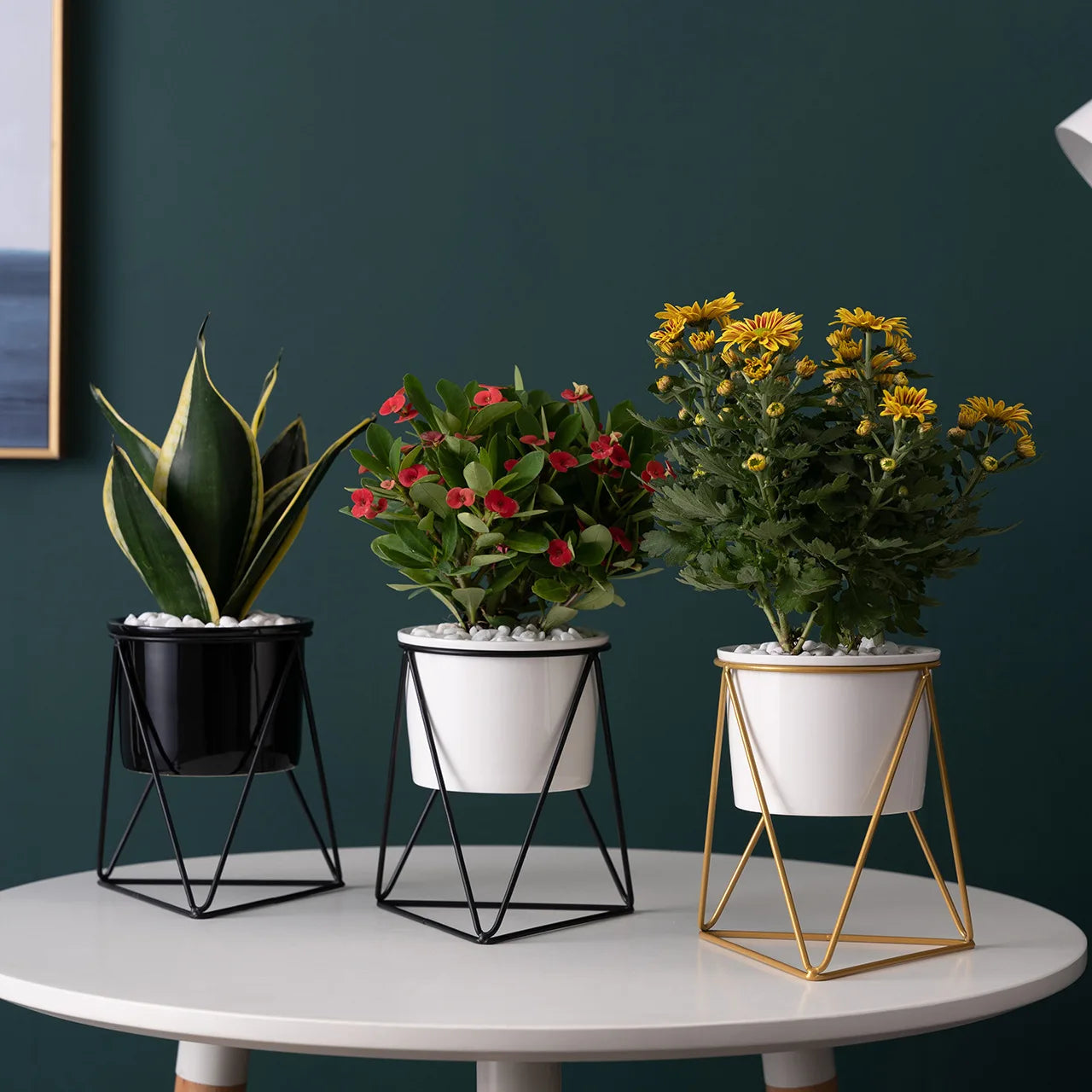 White Ceramic Vase, with Bracket Small White Vase, Round Ceramic Flower Vase, for Modern Nordic Home Decor, Living Room, Office - vue 2 sur 8