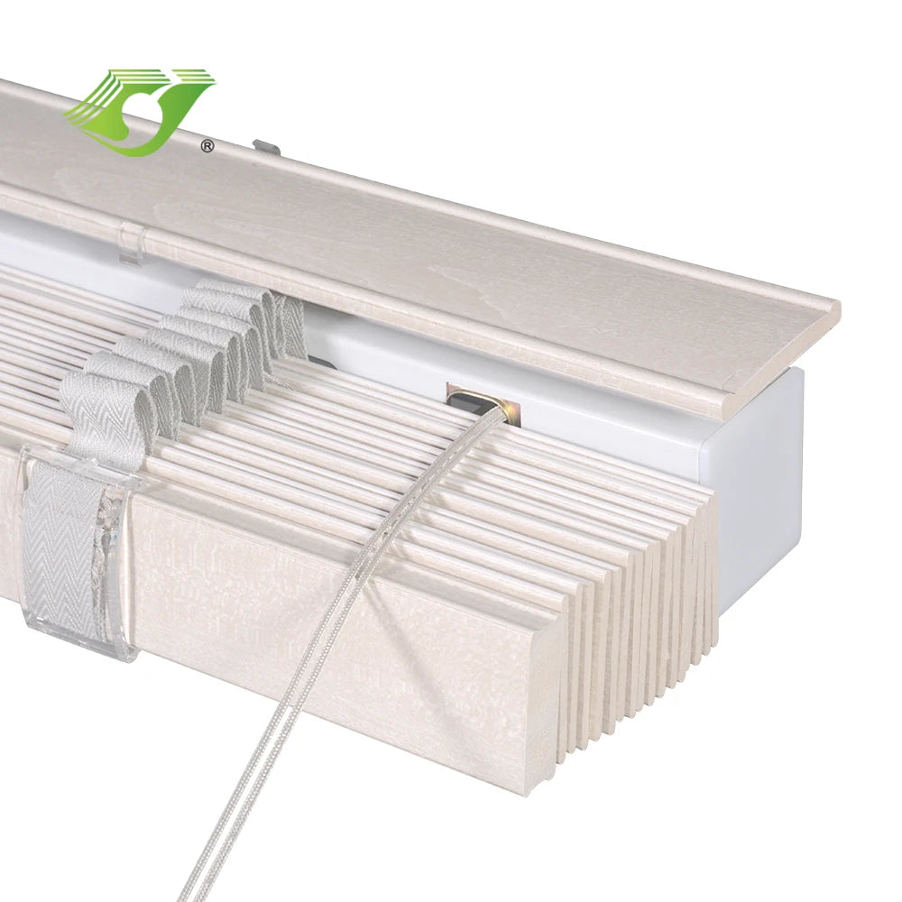 Store vénitien bois motorisé connecté pour porte fenêtre - vue 5 sur 7