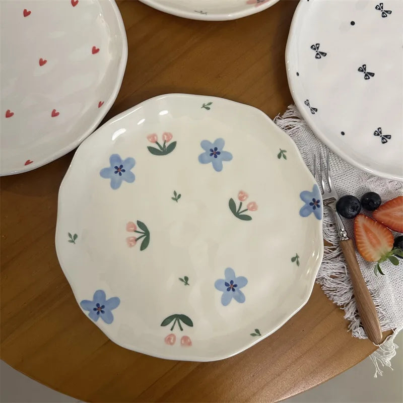 Assiette gateau ceramique style coreen motif floral irregulier