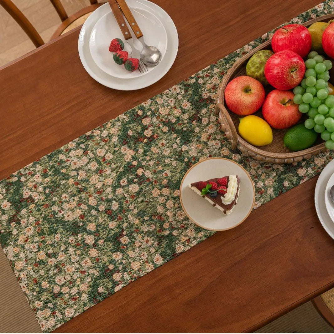Chemin de table jacquard vert floral pompons campagne - vue 5 sur 6