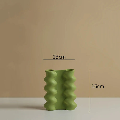 vase en céramique géométrique pour arrangements floraux artisanaux