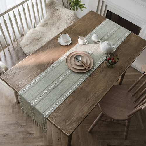 Chemin de table bohème brodé avec pompons tissés - vue 4 sur 7