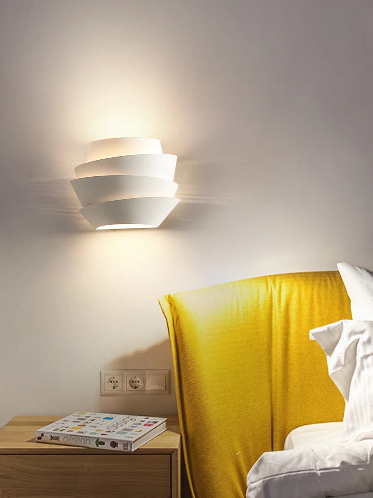 Applique murale LED en forme de pomme de pin en métal blanc - vue 5 sur 7