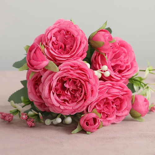petit bouquet de fleurs artificielles pour décoration printanière et mariage