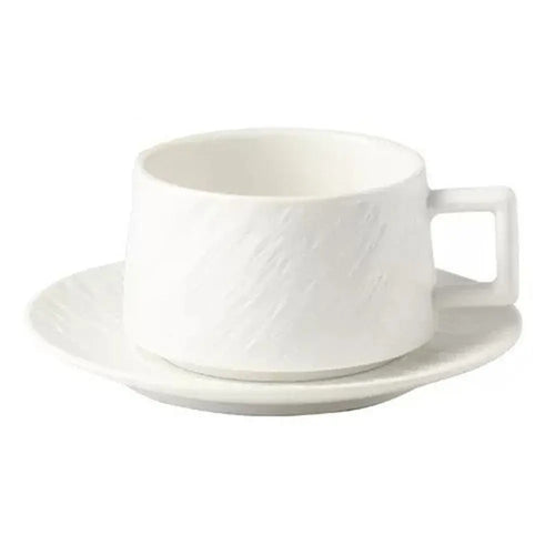 Ensemble tasse et soucoupe céramique style minimaliste durable