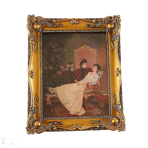 Rectangular retro gold resin photo frame. Wall relief with frame painting, combination of creative picture frame. Canvas album. - vue 6 sur 11