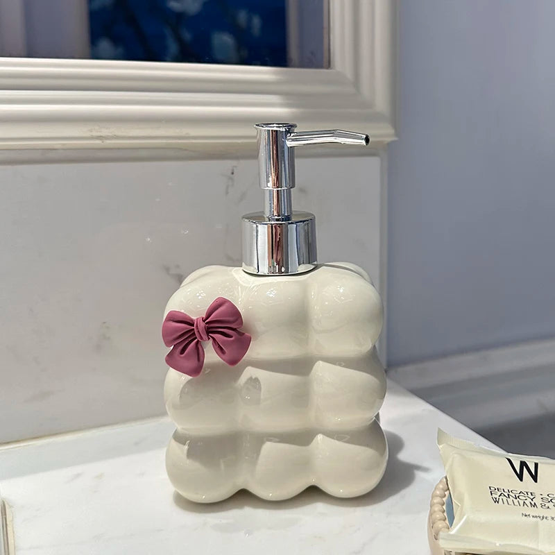 distributeur de savon en céramique décoratif moderne pour salle de bain - vue 7 sur 16
