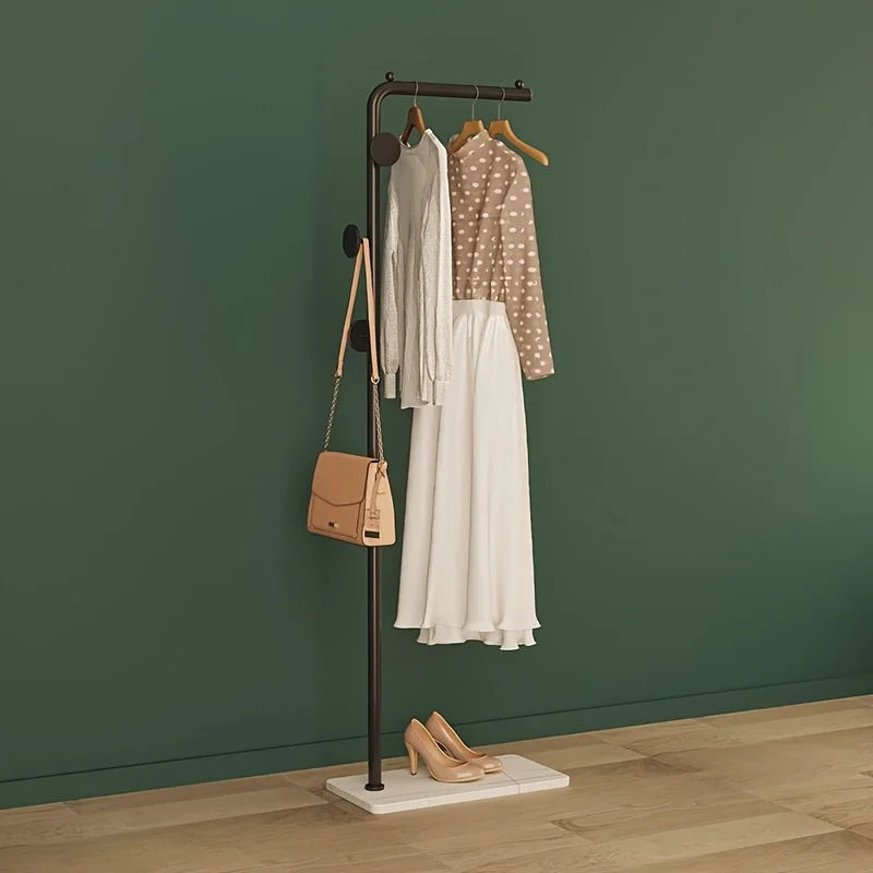 porte-vêtements minimaliste gain de place support moderne pour vêtements