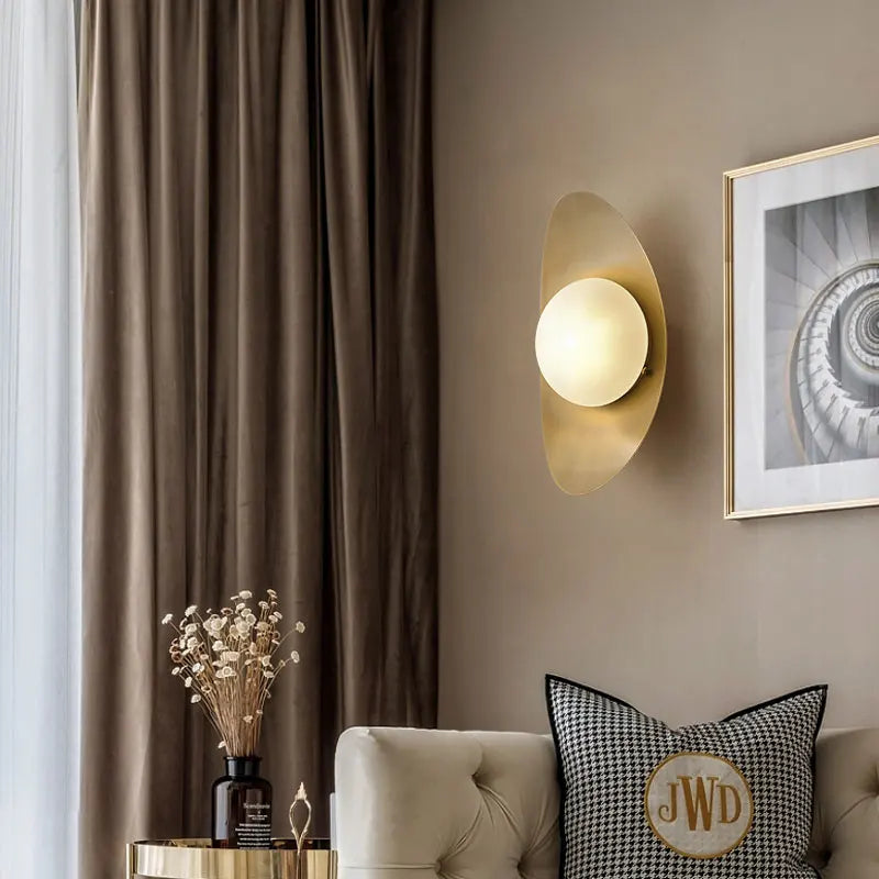 Minimalist crescent moon LED wall light - vue 3 sur 6