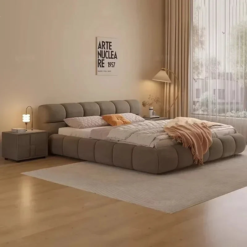 lit queen moderne luxe en bois léger pour couple