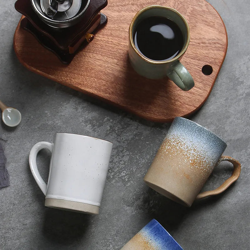 Tasse artisanale retro en ceramique style rustique