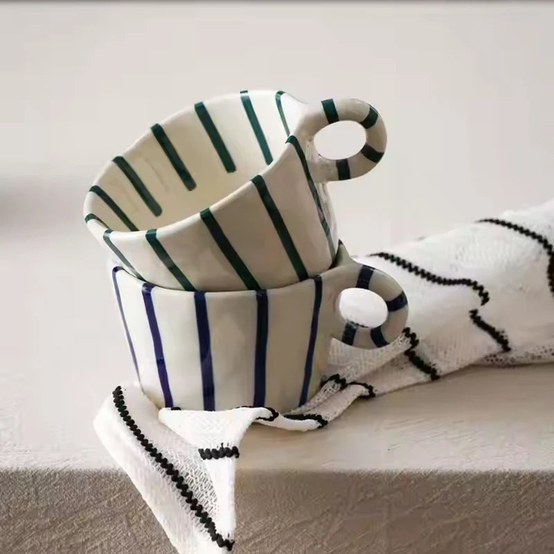 Mug céramique motifs géométriques style nordique anse peinte - vue 4 sur 7