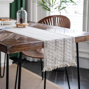Boho table runner with tassels in beige cotton and linen