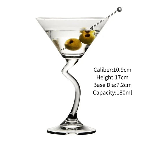 Verres martini incurvés design créatif pour bar maison