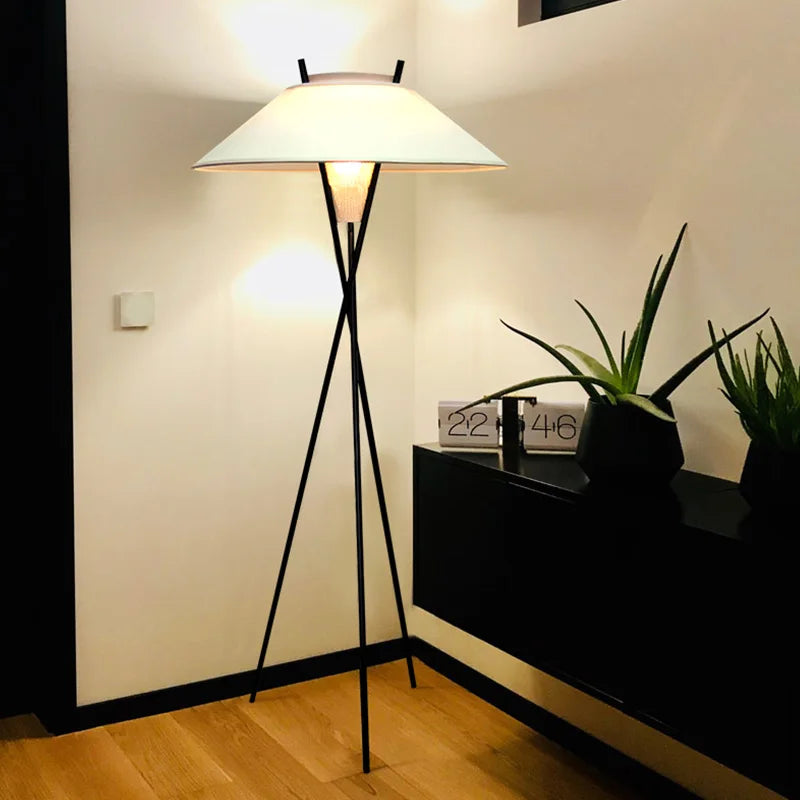 lampadaire triangulaire moderne design italien avec abat-jour vintage - vue 8 sur 7