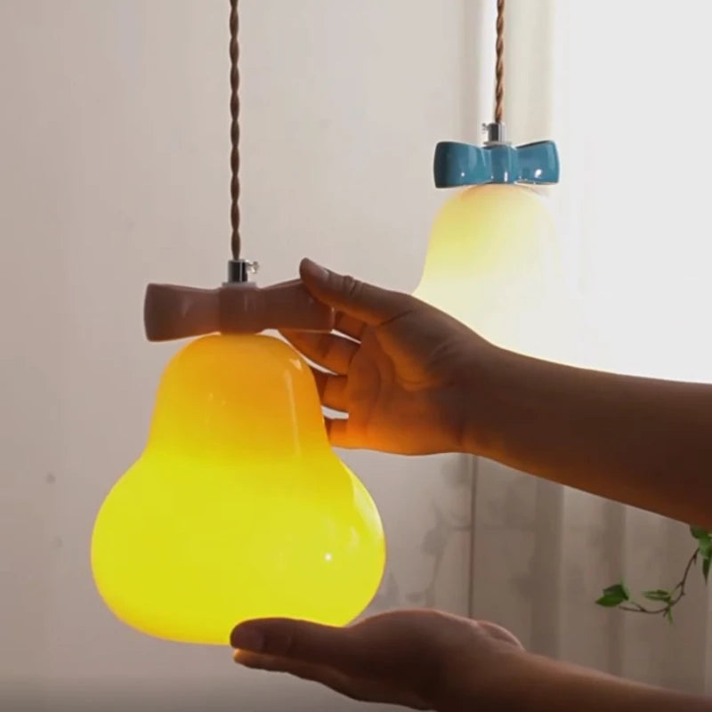 suspension en verre avec nœud rose pour chambre enfant - vue 4 sur 13