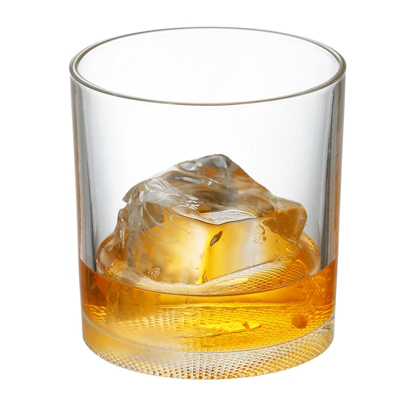 Verre whisky design motif relief robuste maison - vue 4 sur 7