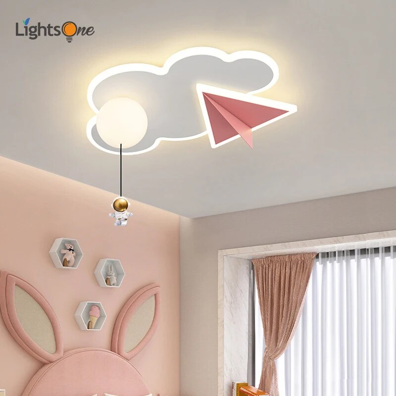 Lampe plafonnier enfant animé astronaute avion nuage. - vue 2 sur 10