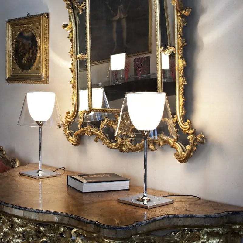 lampe à poser moderne en acrylique au design italien élégant - vue 4 sur 9