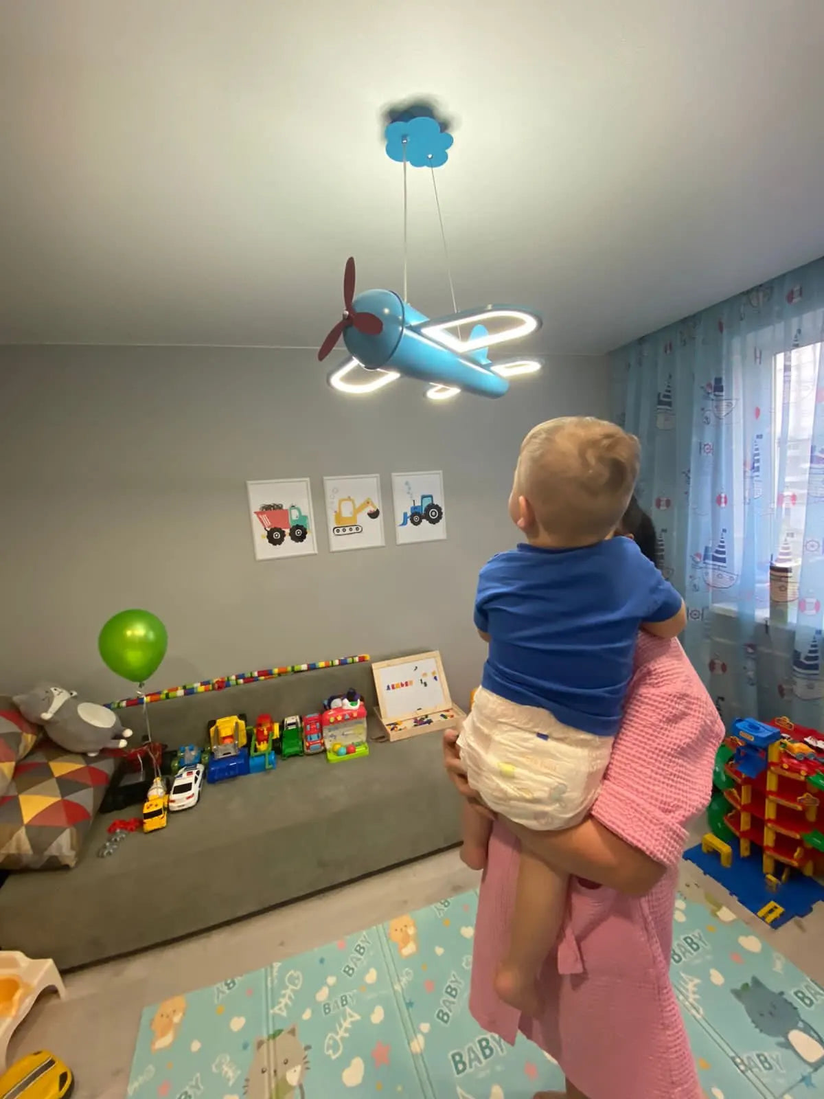 lustre led moderne en forme d'avion pour bébé garçon - vue 6 sur 10