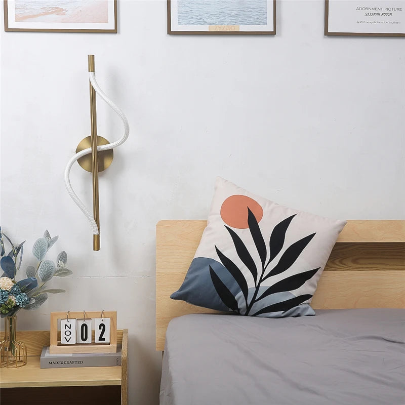Minimalist acrylic wall light with nordic artistic lines - vue 6 sur 7