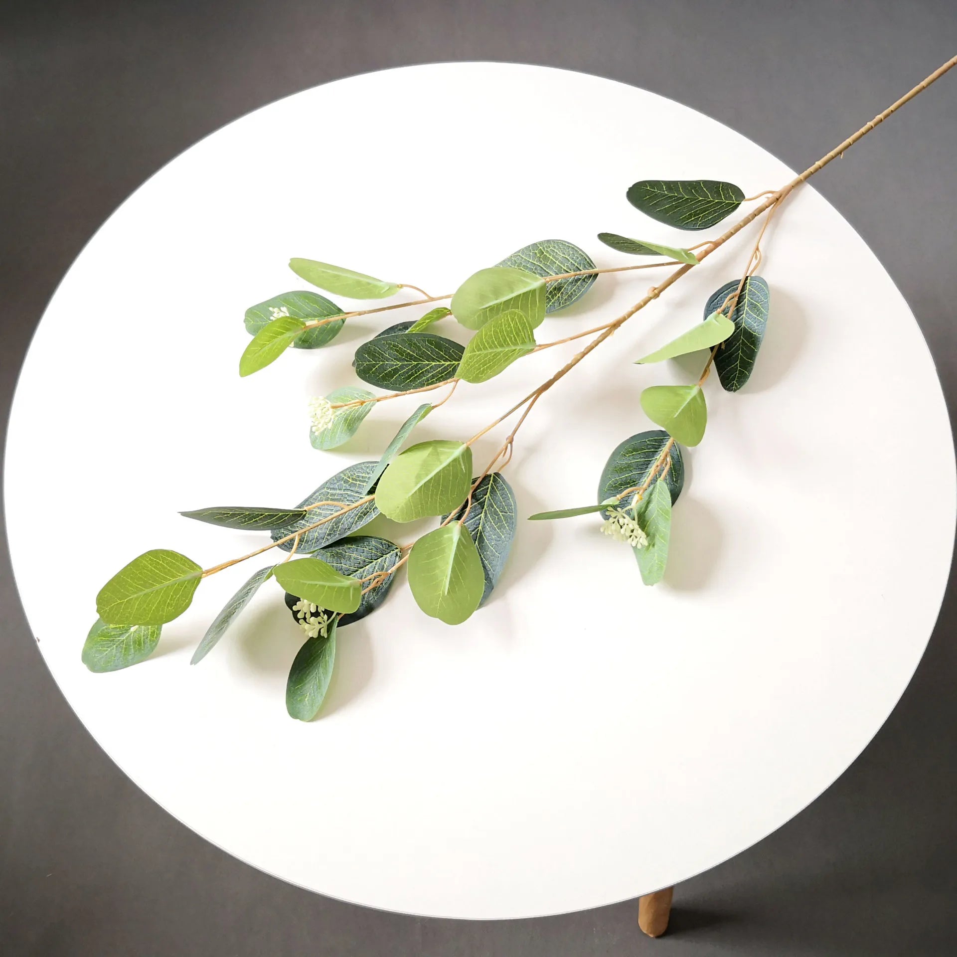 branches de feuilles d'eucalyptus en soie artificielle pour décoration florale - vue 11 sur 17