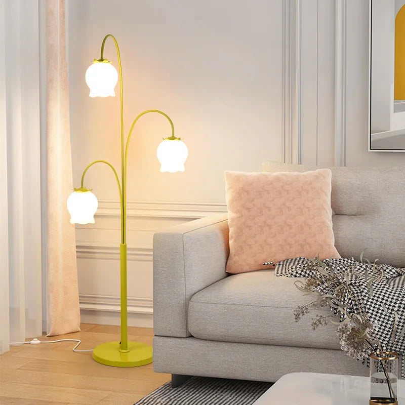 lampe de chevet style américain avec motifs floraux pour cadeau anniversaire - vue 5 sur 8